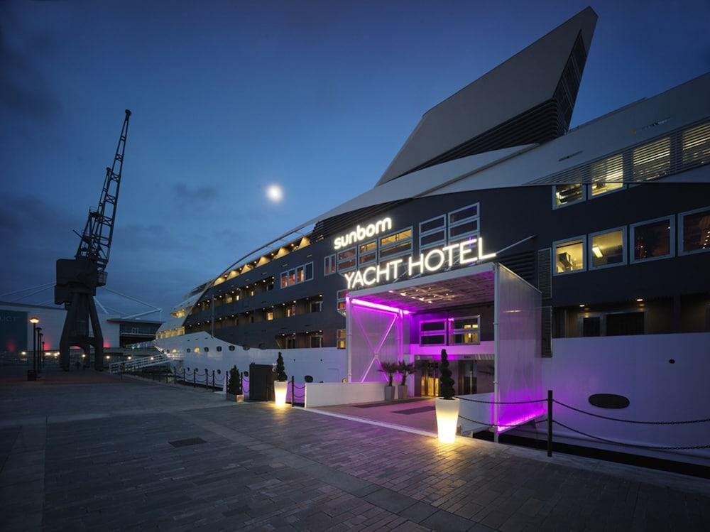 Sunborn London Yacht Hotel Exterior photo